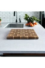 Tuğla Desenli Kesme Tahtası 35x25 – Ceviz & Dişbudak, El Yapımı