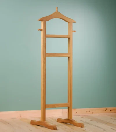 İroko ahşap dilsiz uşak, 130 cm, modern tasarım, önden görünüm.