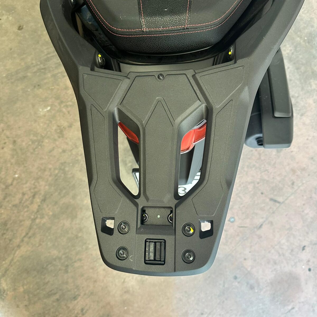 Honda Forza 250 ve ADV 350 Uyumlu Arka Çanta Altı Ses Kesici Titreşim Önleyici Ped - Görsel 3